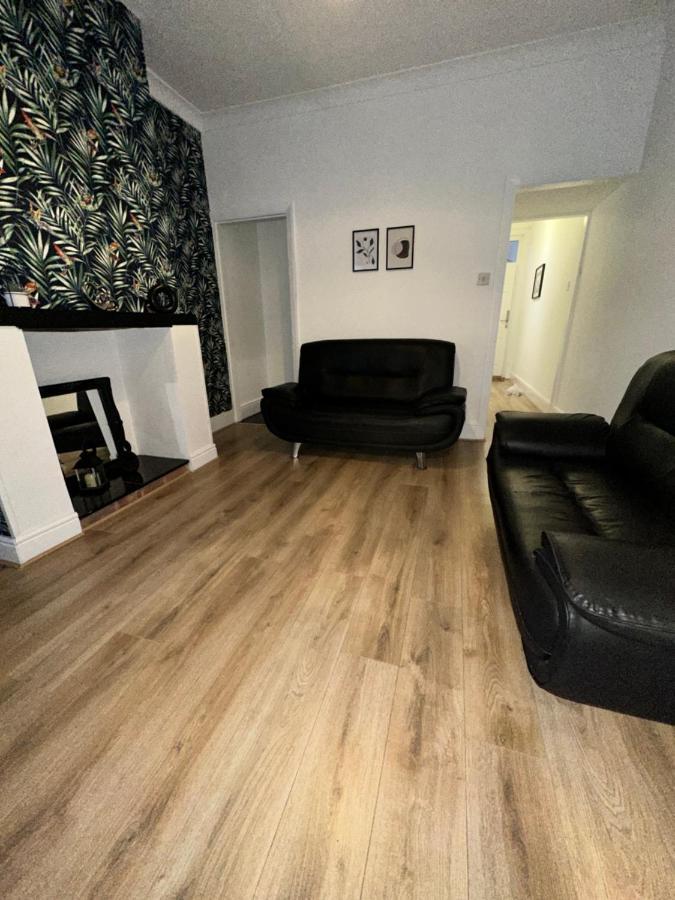 Lovely Town House Room 5 Coventry Extérieur photo
